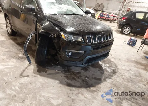 2019 Jeep Compass Latitude 4X4 from USA, damaged, VIN 3C4NJDBB7KT768136